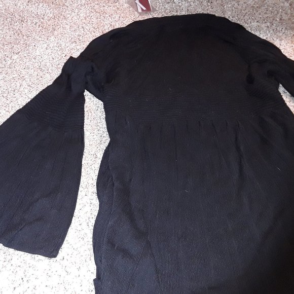 New- RED brand flared sleeve, black sweater from Stein Mart: Women's Size Medium - Picture 7 of 7